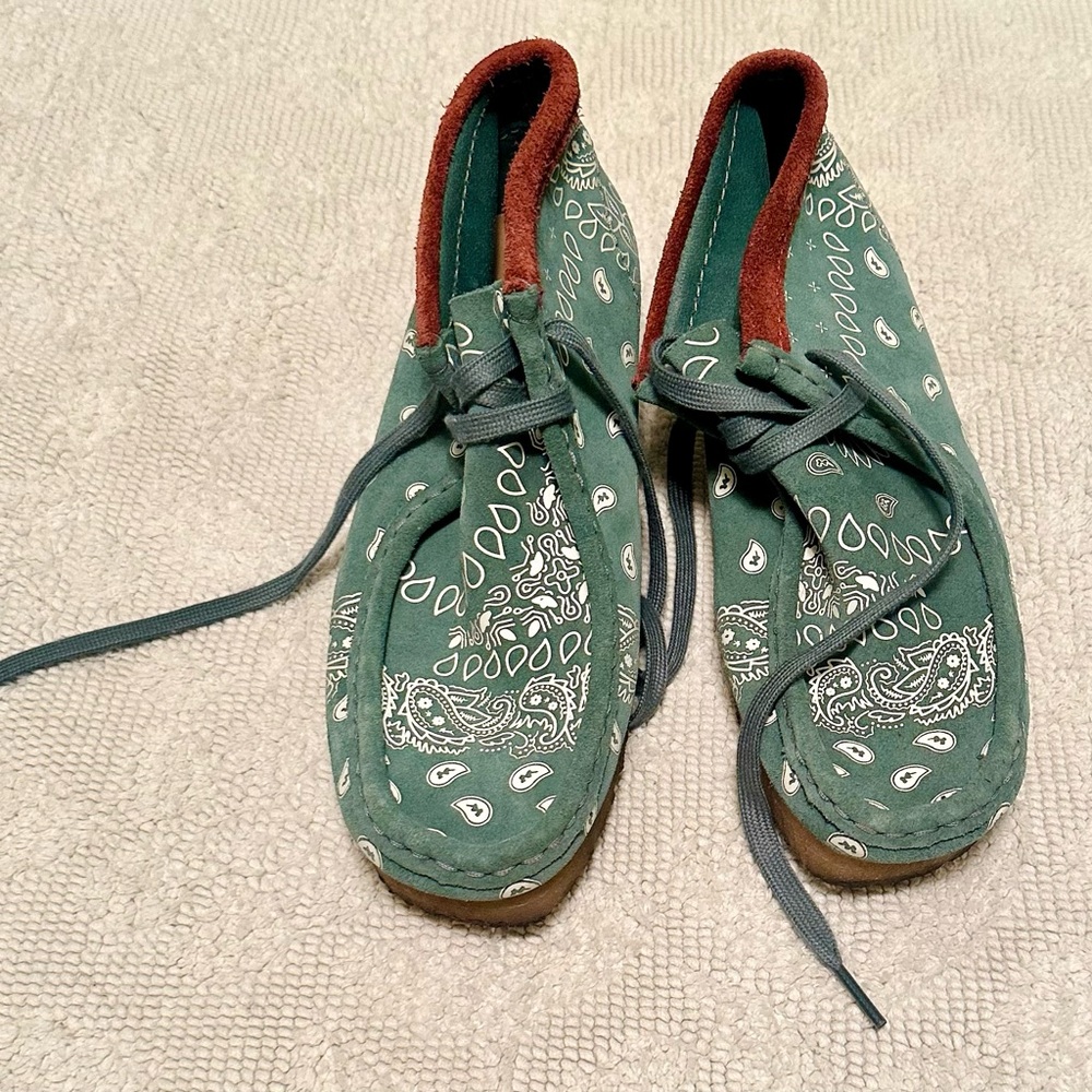 Clark’s Original Wallabee Green Paisley Size 7